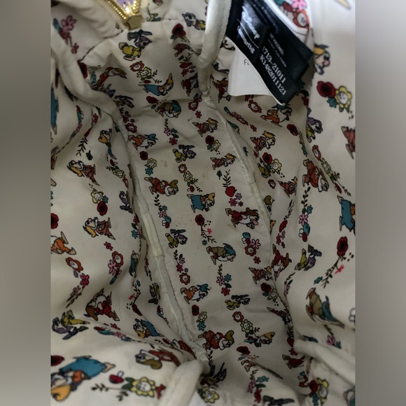 Loungefly Backpack Snow White🍎 - Picture 10 of 11